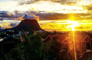 Logement - guest house la gaulette mauritius surf holidays balcony view.jpg