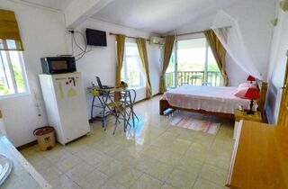 Logement - guest house la gaulette mauritius surf holidays studio chameaux 2.jpg