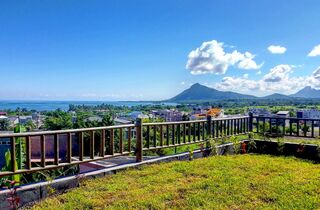 Alloggio - surf house villa d'or la gaulette mauritius surf holidays terrace tamarin view.jpg