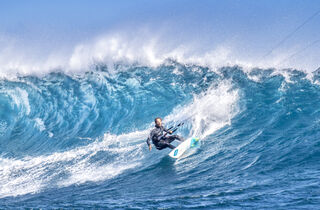 Kitesurf equipment rental - turn one eye waves mauritius.jpg