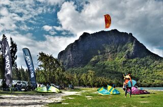 Kitesurfing School - kite lagune mauritius.JPG