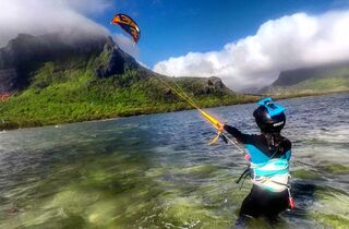 Centre de kitesurf - kite school mauritius surf holidays beginners kite courses.jpg