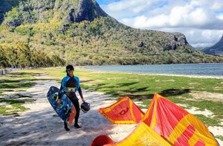 Kitesurf Courses - kite school mauritius surf holidays beginners kite lessons.jpg